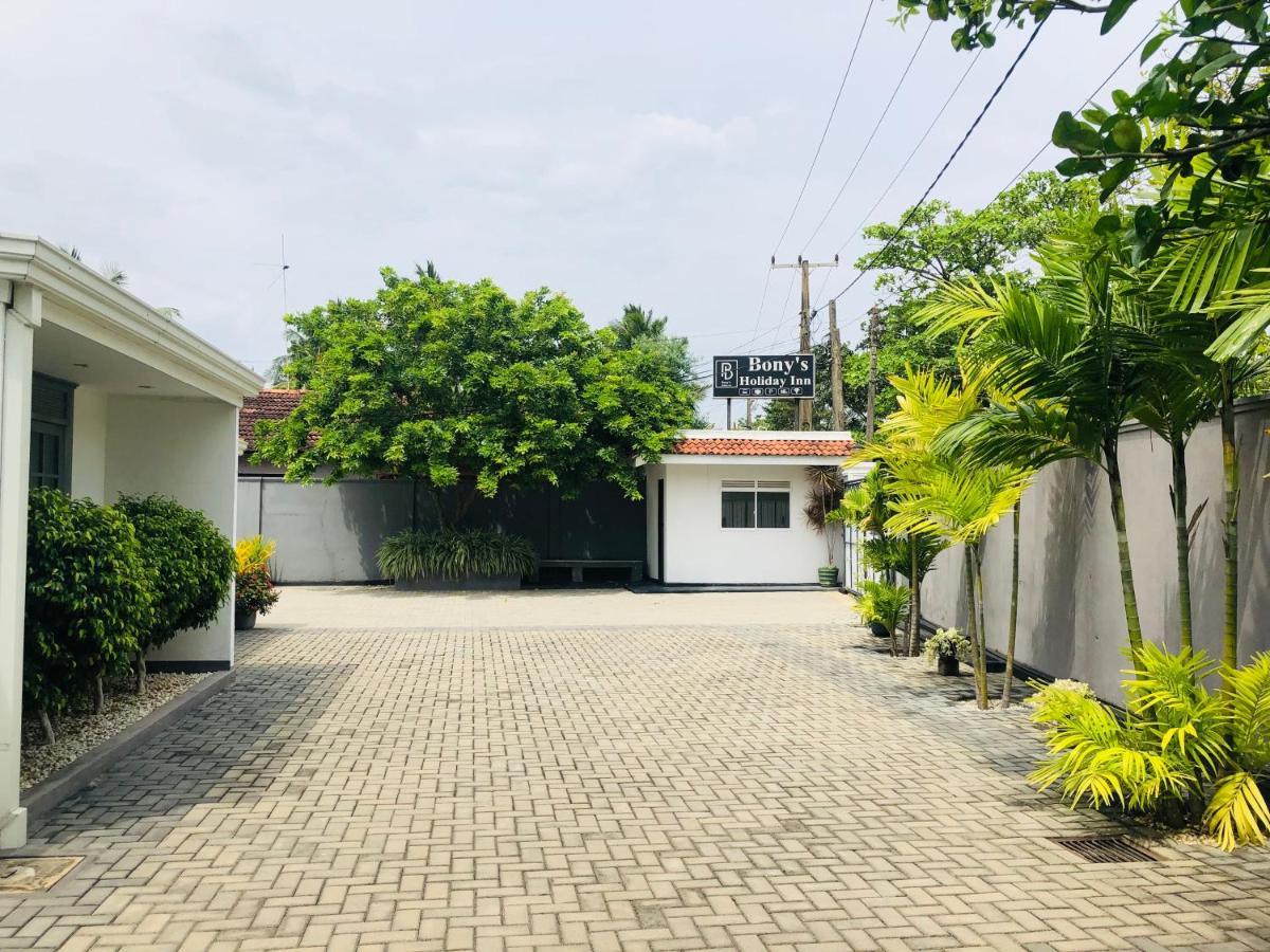 Bony'S Holiday Inn Negombo Exterior foto