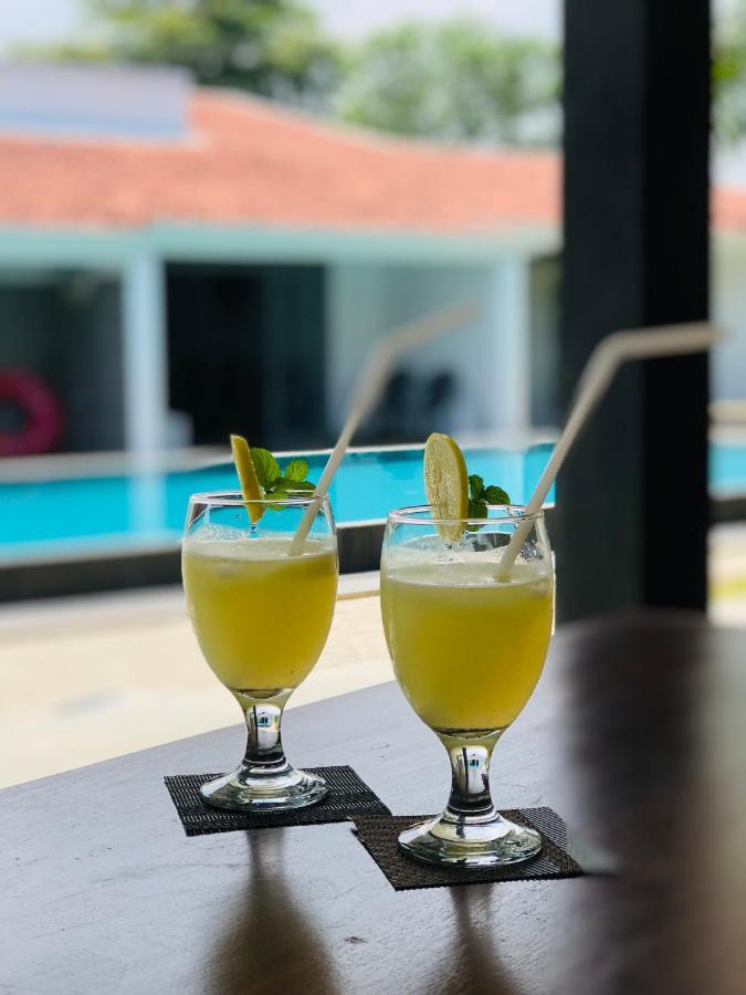 Bony'S Holiday Inn Negombo Exterior foto