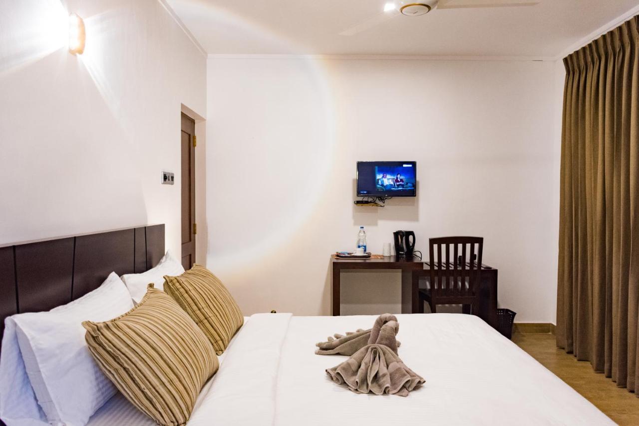 Bony'S Holiday Inn Negombo Exterior foto