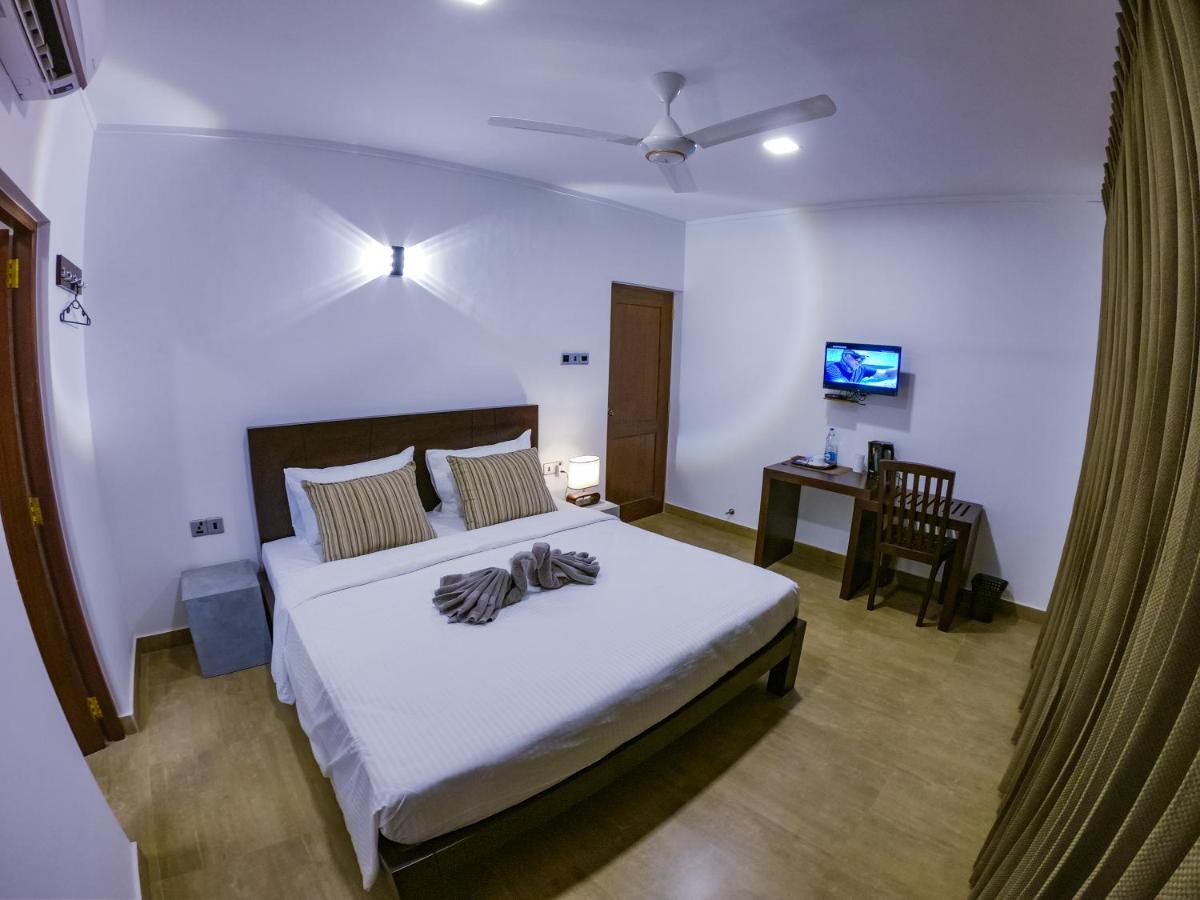 Bony'S Holiday Inn Negombo Exterior foto